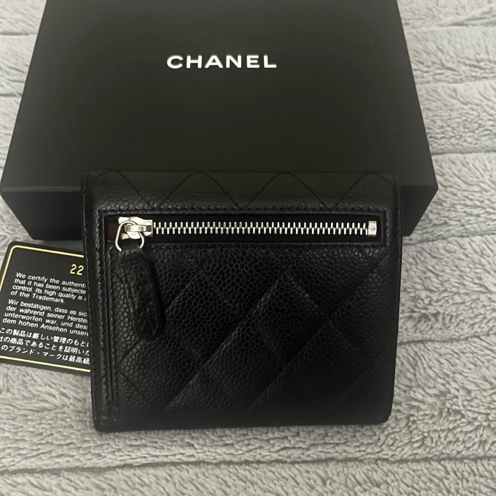 Chanel Caviar Classic Small Compact Flap Wallet - Picture 3 of 8
